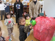 プレ保育【ねぎしっ子クラブ】第１１回１０月２２日　ちゅーりっぷぐみ